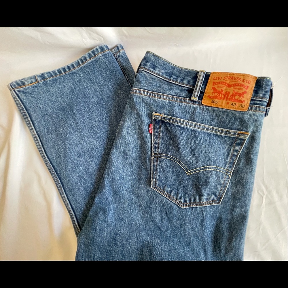 Men's Levi's 505 Medium Wash Jeans W 42 by L 30